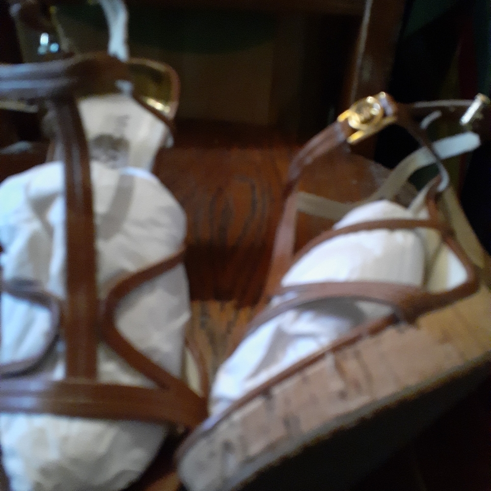 Michael Kors sandals - Picture 3 of 5